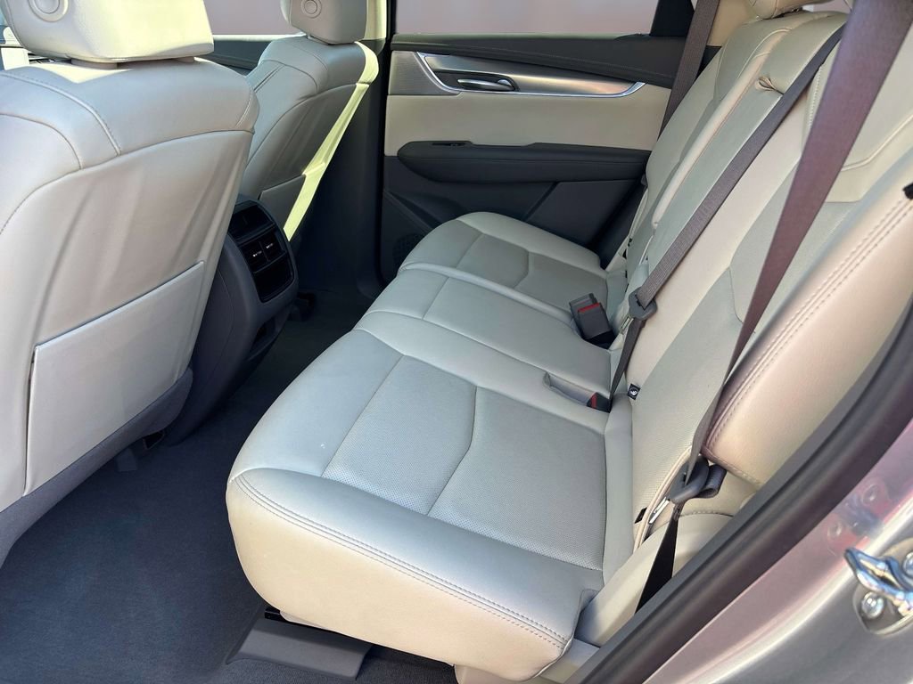 Used 2025 Cadillac XT5 Premium Luxury image 11