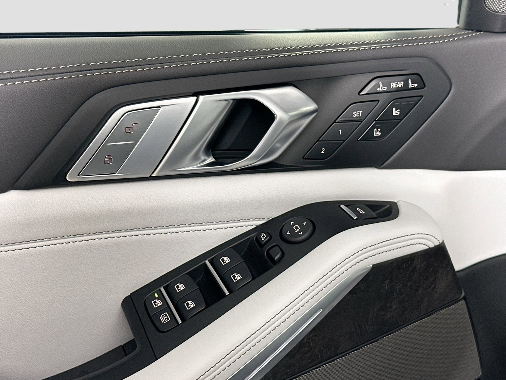 New 2026 BMW X7 xDrive40i image 18