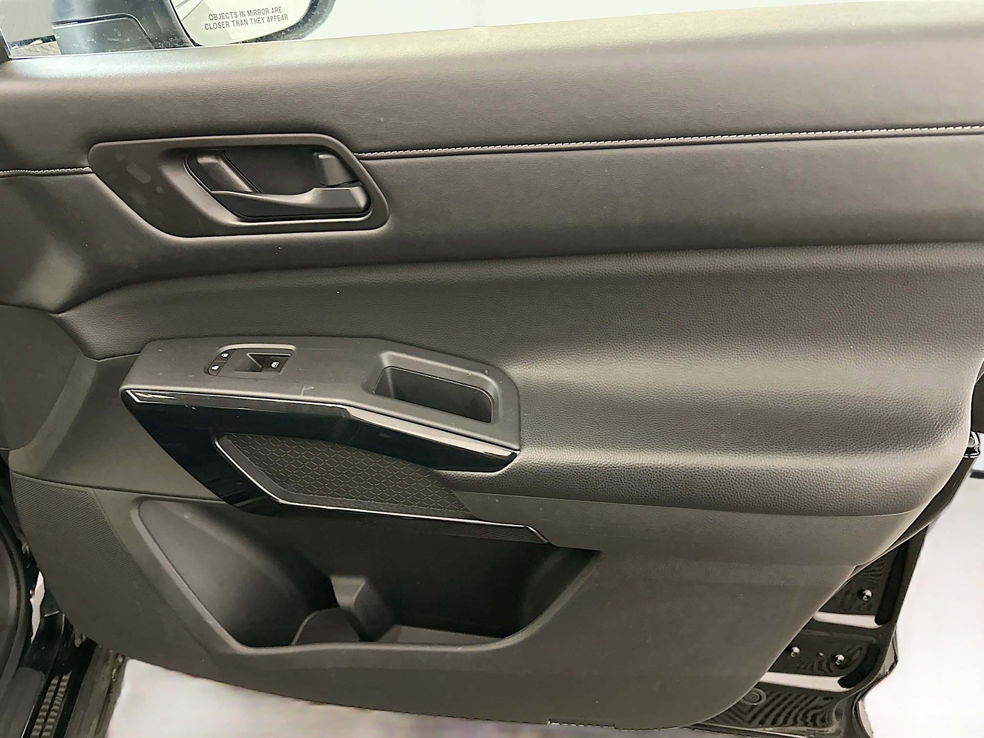 Used 2024 Nissan Pathfinder SV image 33