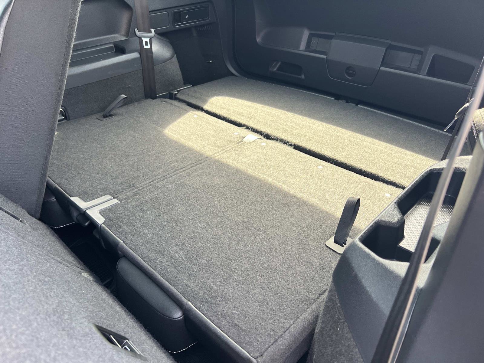 Certified 2023 Volkswagen Tiguan SE R-Line image 24