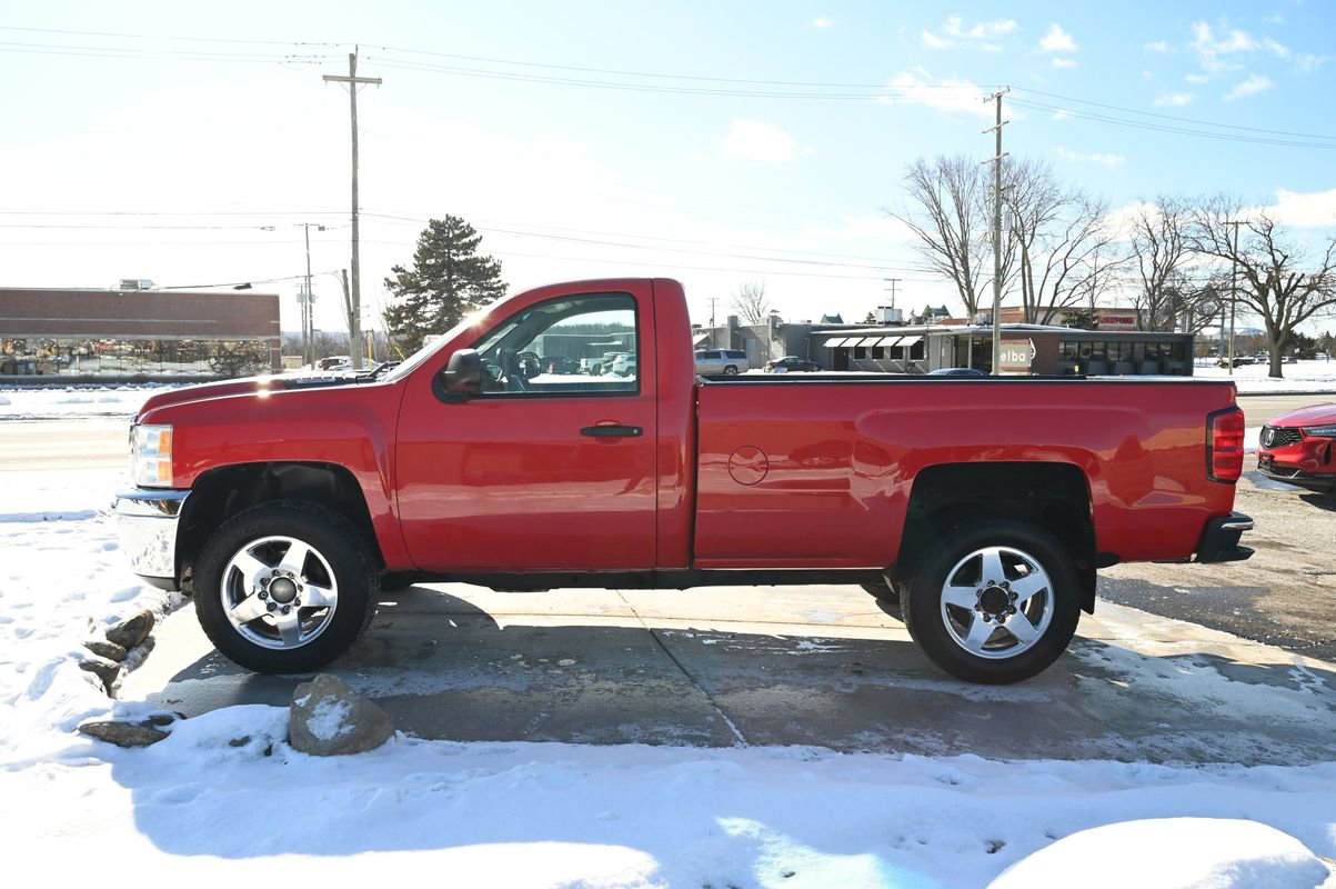 Used 2014 Chevrolet Silverado 2500 W/T w/ Snow Plow Prep Package image 8