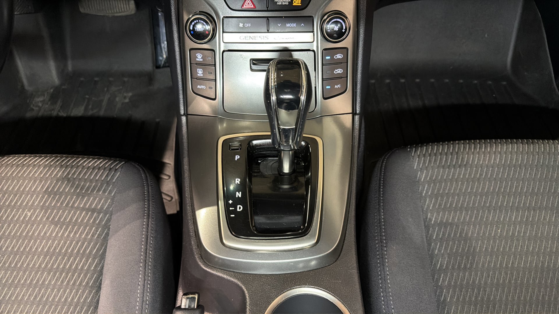 Used 2016 Hyundai Genesis 3.8 image 22