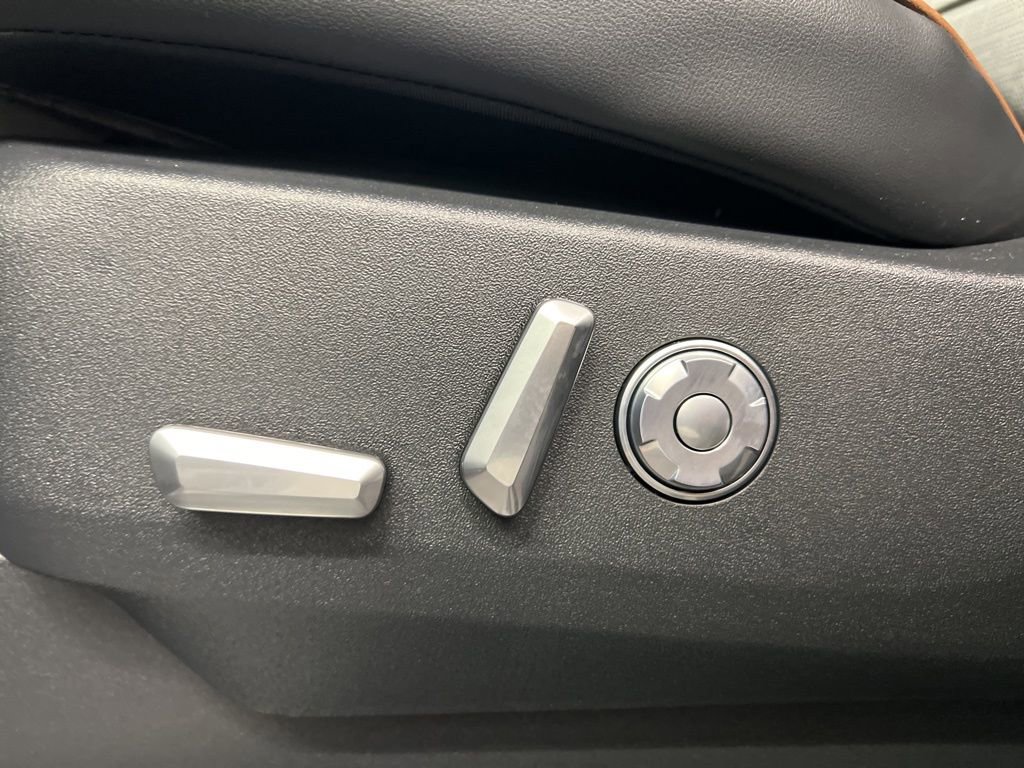 New 2026 Lincoln Navigator Black Label image 32