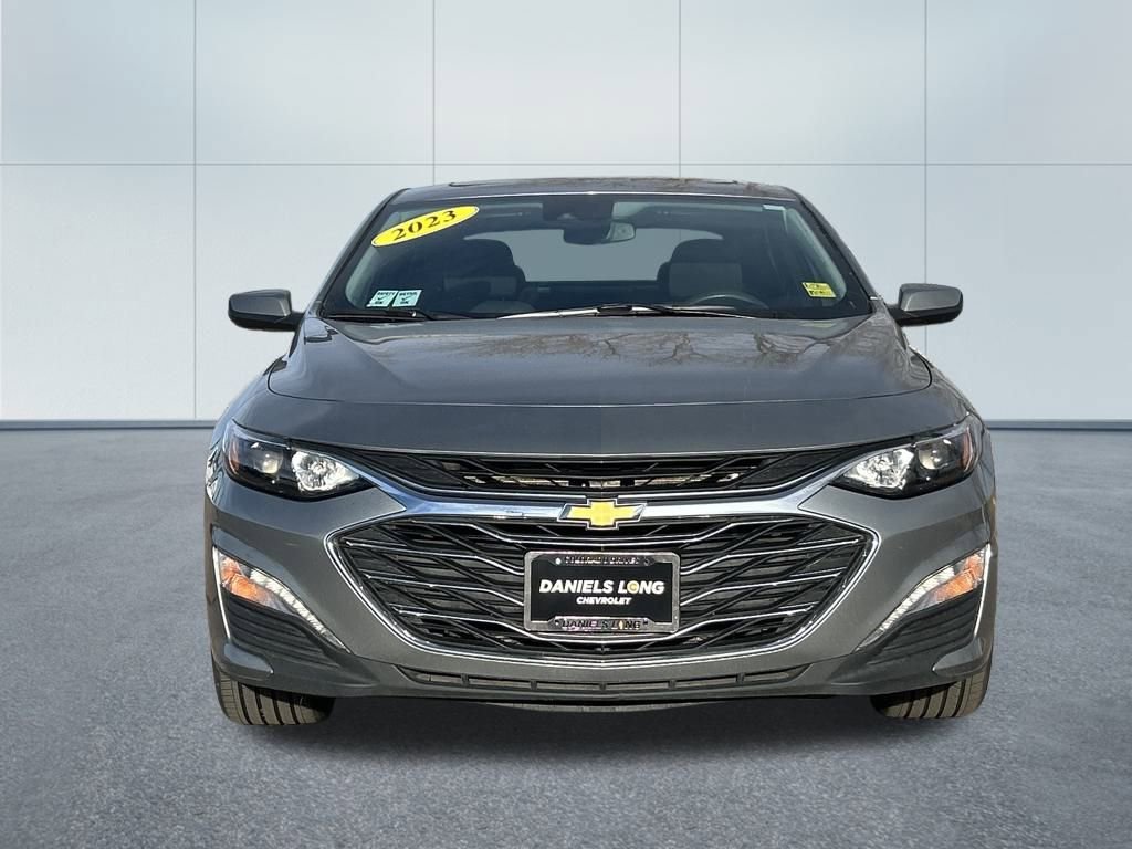 Used 2023 Chevrolet Malibu LT image 3