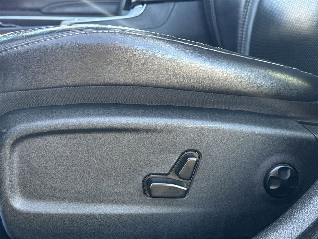 Used 2020 Dodge Charger SXT w/ Leather Interior Group image 14