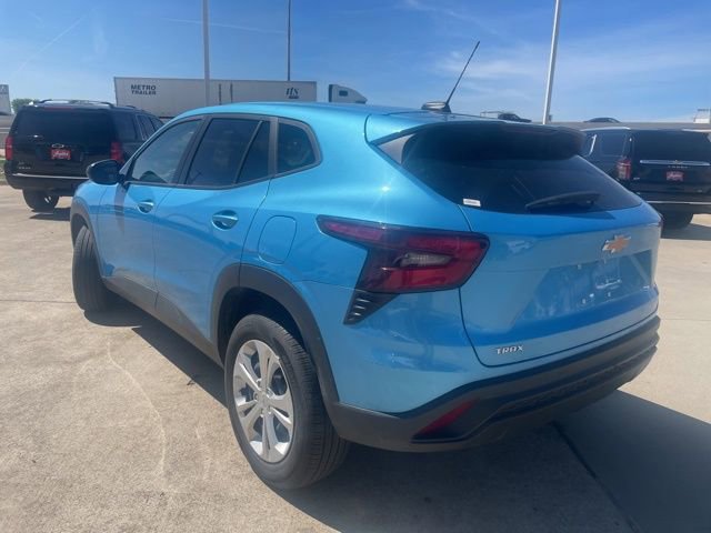 Used 2025 Chevrolet Trax LS image 4