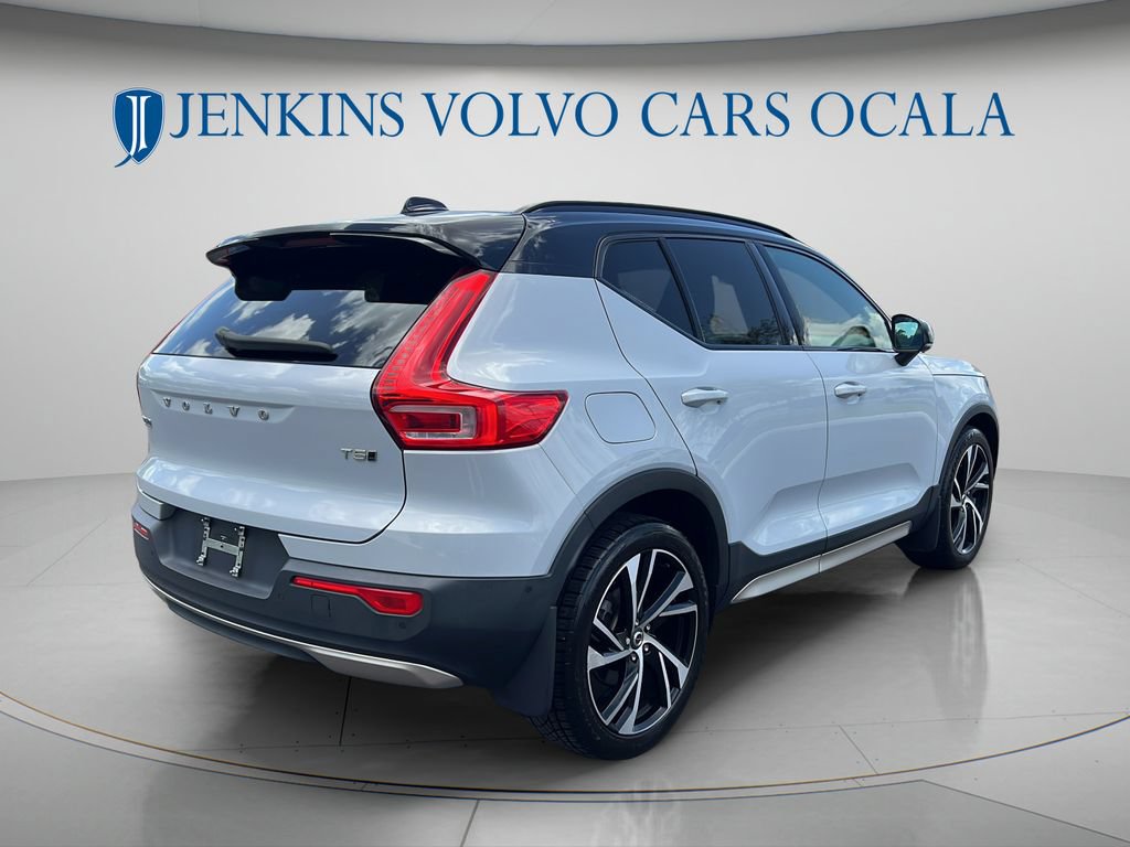 Used 2022 Volvo XC40 T5 R-Design w/ Advanced Package AWD/4WD image 3