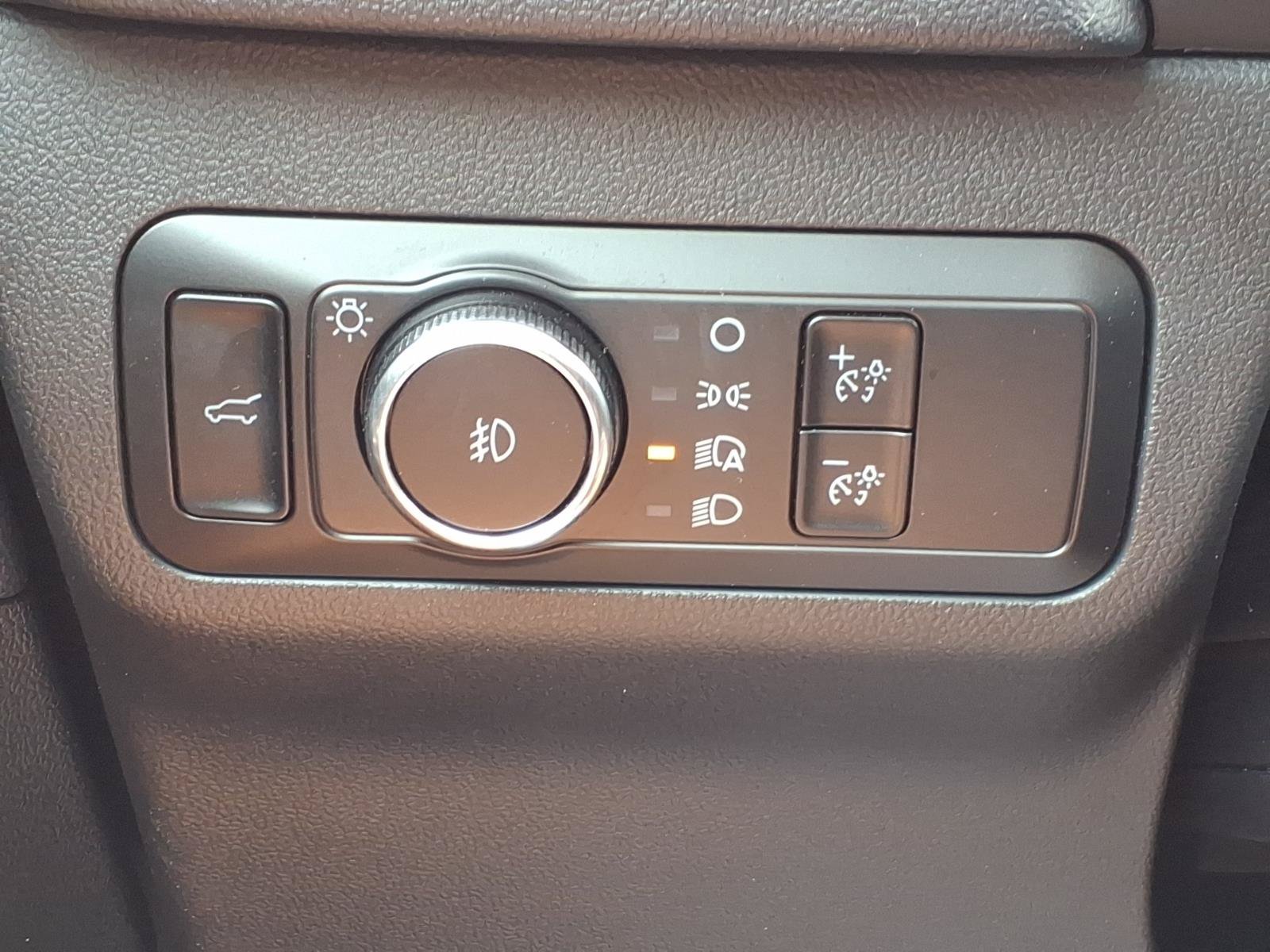Certified 2025 Ford Escape Platinum AWD/4WD image 16