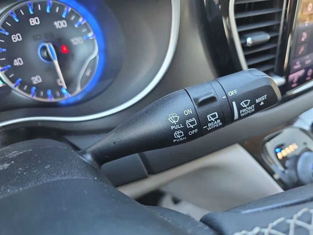 Used 2022 Chrysler Pacifica Touring-L FWD image 20