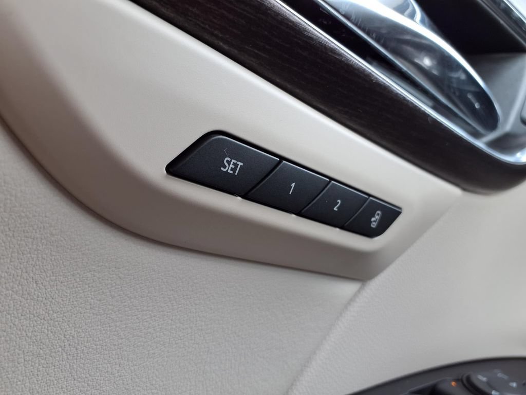 Used 2022 Buick Envision Avenir w/ Safety Package AWD/4WD image 26