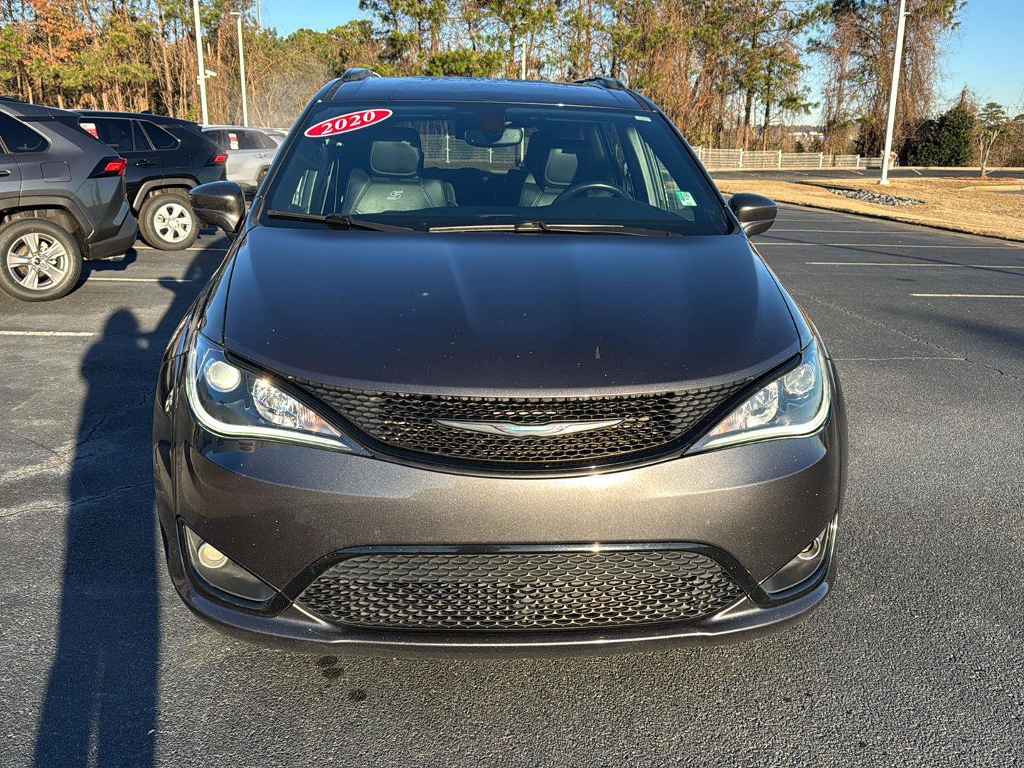 Used 2020 Chrysler Pacifica Touring-L w/ S Appearance Package image 7