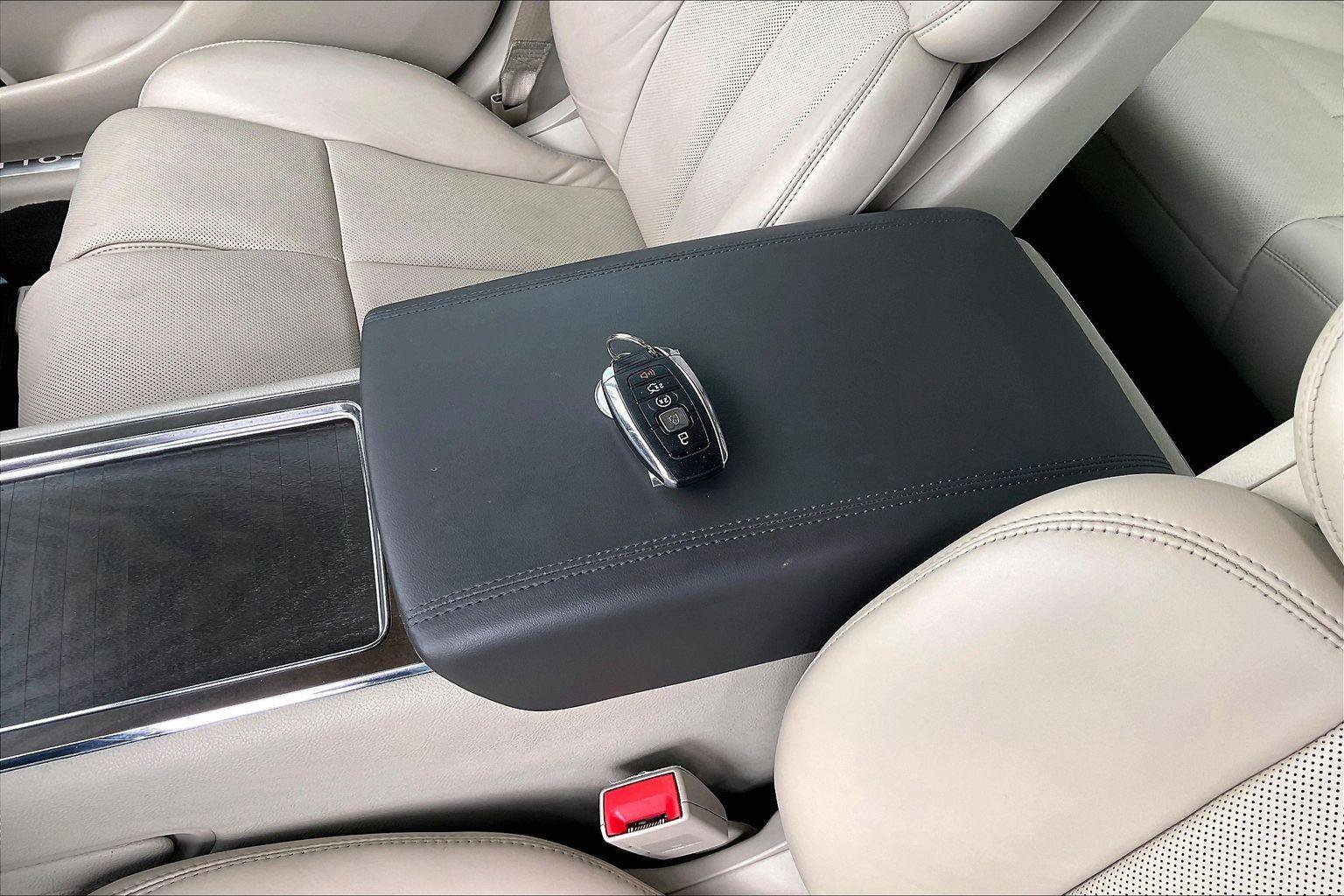 Used 2019 Lincoln Continental Reserve AWD/4WD image 37