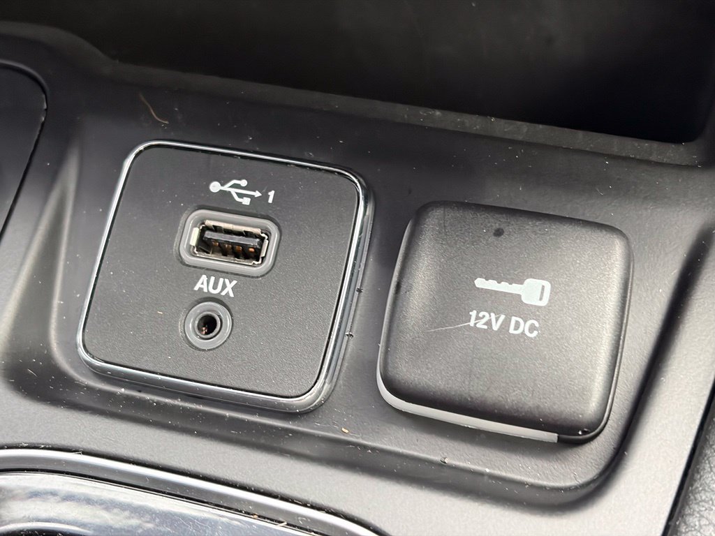 Used 2023 Jeep Cherokee Altitude Lux AWD/4WD image 30