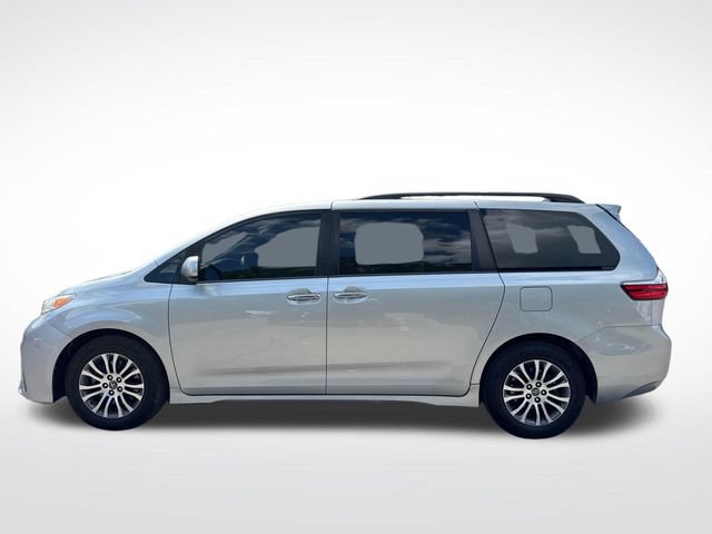 Used 2019 Toyota Sienna XLE FWD image 2