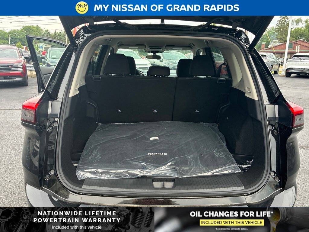 New 2026 Nissan Rogue SV w/ Cold Weather Package AWD/4WD image 23