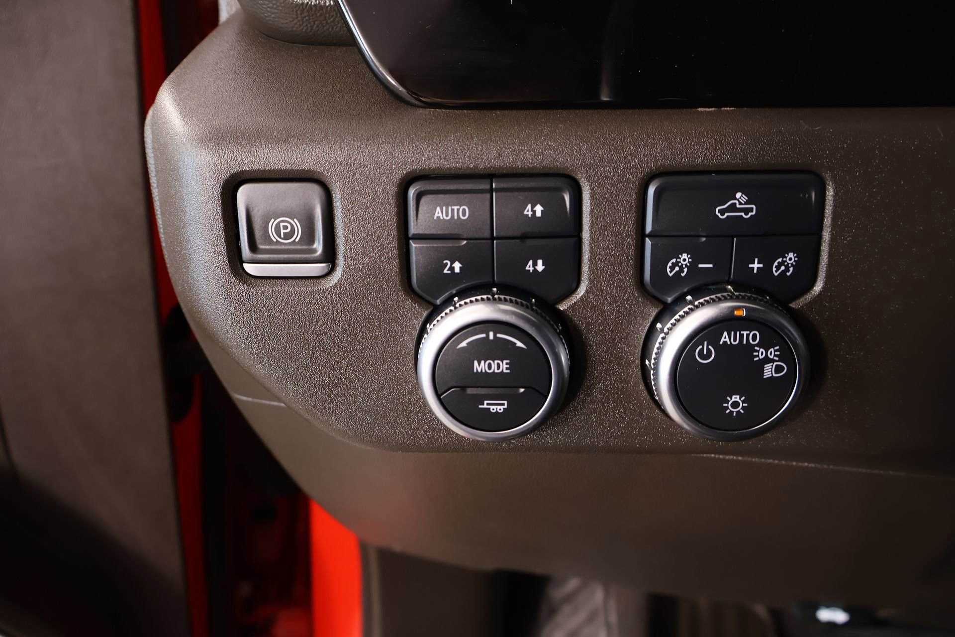 Used 2024 GMC Sierra 1500 SLE w/ Preferred Package image 8