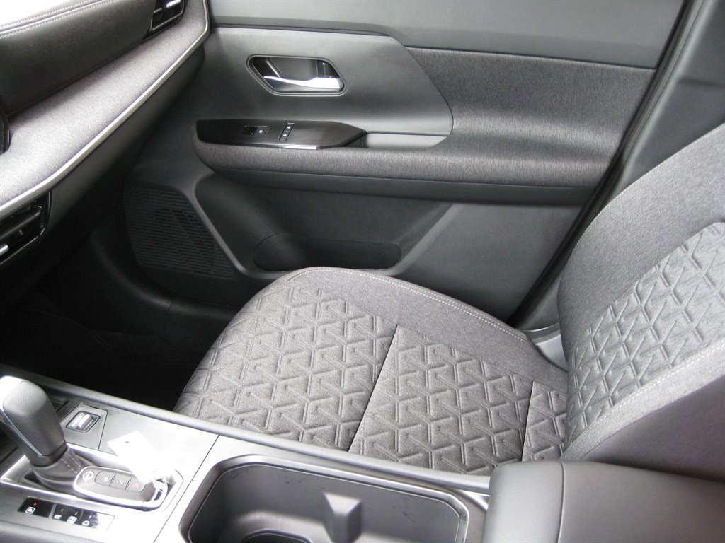 Used 2025 Nissan Kicks SV FWD image 20