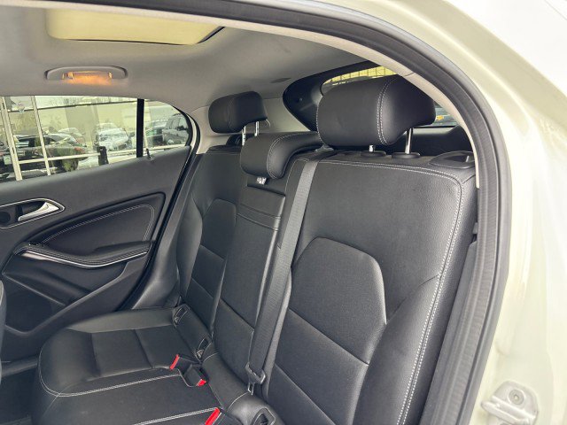 Used 2015 Mercedes-Benz GLA 250 4MATIC image 8
