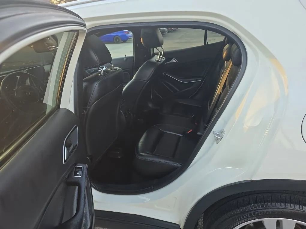 Used 2017 Mercedes-Benz GLA 250 4MATIC image 6