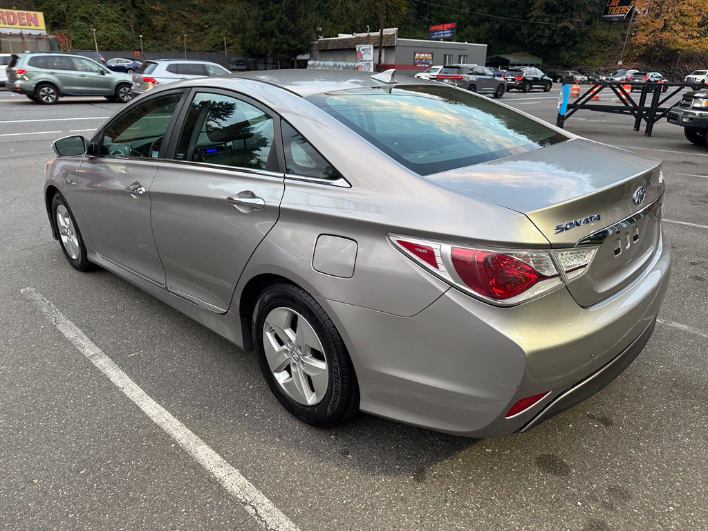 Used 2012 Hyundai Sonata Hybrid w/ Leather Pkg FWD image 7