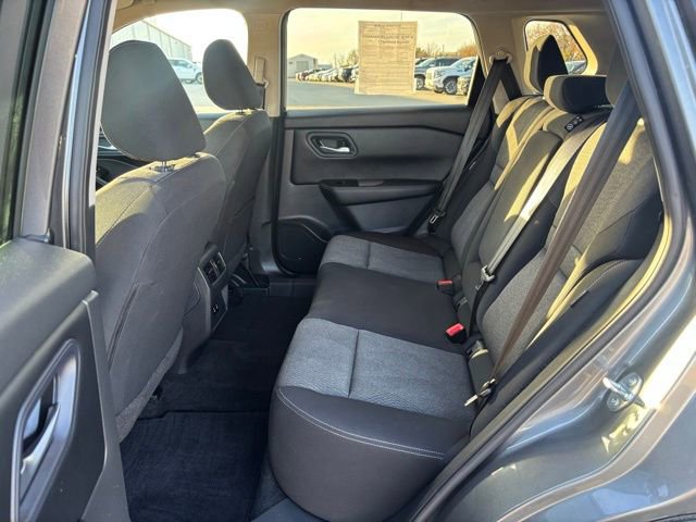 Used 2024 Nissan Rogue SV image 18