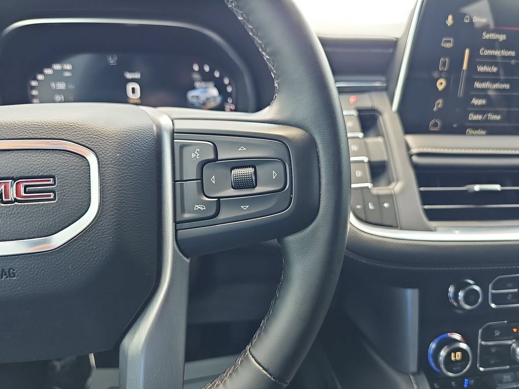 Used 2023 GMC Yukon SLT w/ SLT Luxury Package RWD image 18