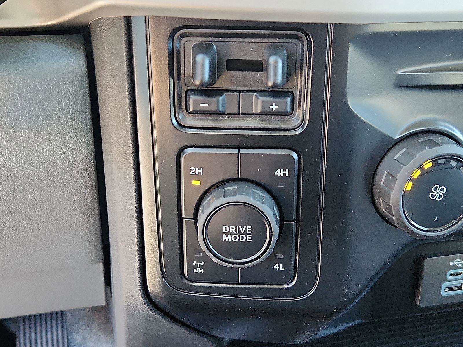 New 2026 Ford F250 XL w/ XL Chrome Package image 14