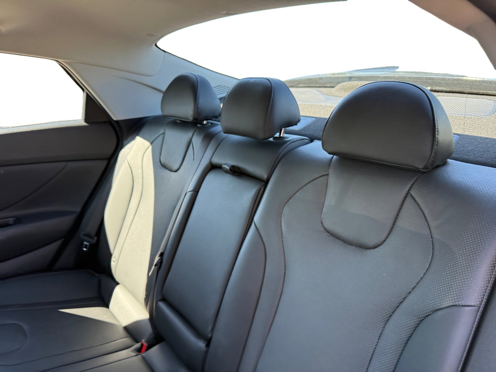 Certified 2023 Hyundai Elantra Limited image 16