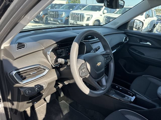 Used 2023 Chevrolet TrailBlazer LT AWD/4WD image 10
