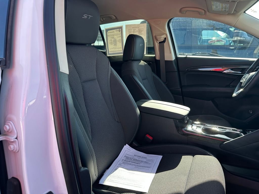 Used 2023 Buick Envision Preferred w/ Sport Touring Package AWD/4WD image 19