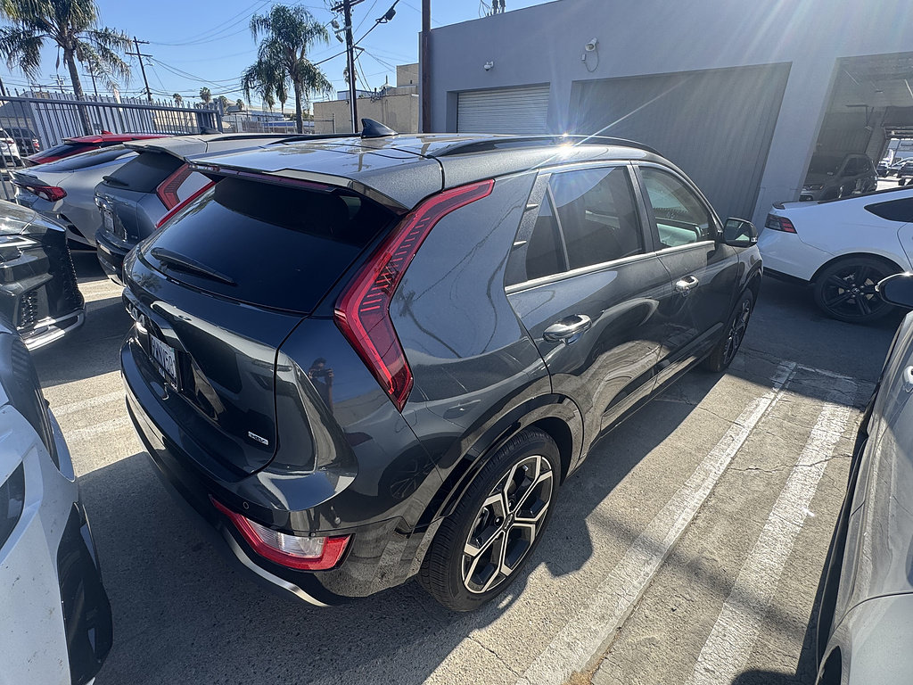 Used 2025 Kia Niro EX Touring FWD image 3