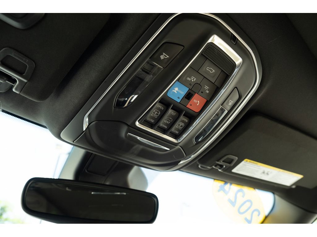 Used 2024 Jeep Grand Cherokee Limited RWD image 33