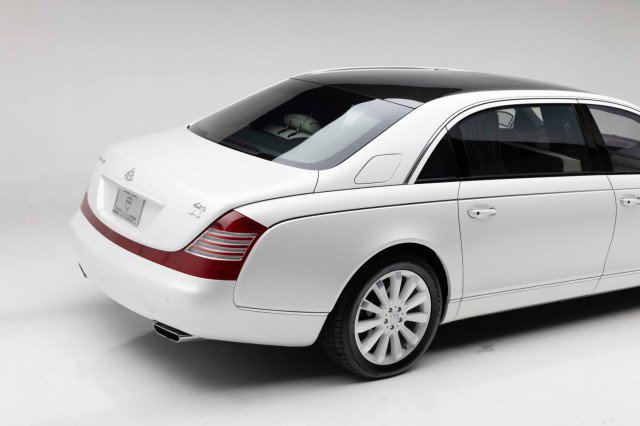 Used 2009 Maybach 62 S RWD image 27