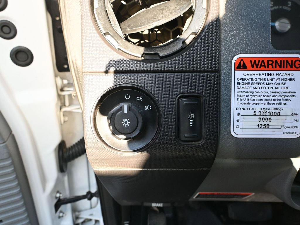 Used 2012 Ford F550 4x4 SuperCab Super Duty w/ Payload Upgrade Pkg image 36