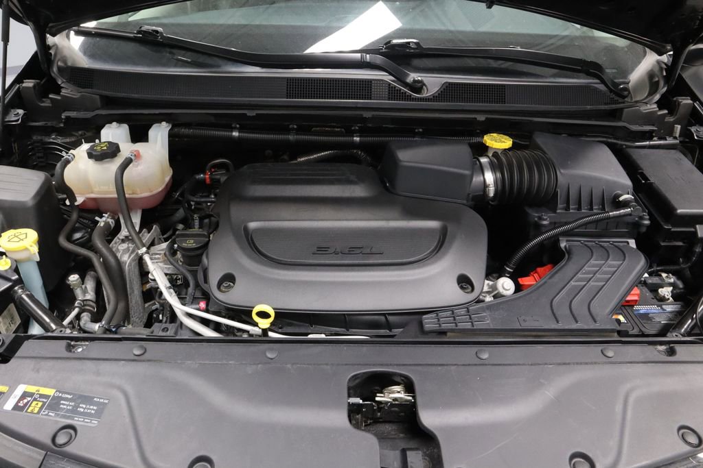 Used 2023 Chrysler Pacifica Touring-L FWD image 33