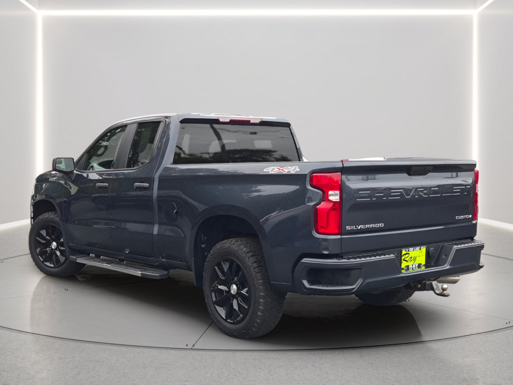 Used 2020 Chevrolet Silverado 1500 Custom w/ Custom Value Package AWD/4WD image 17