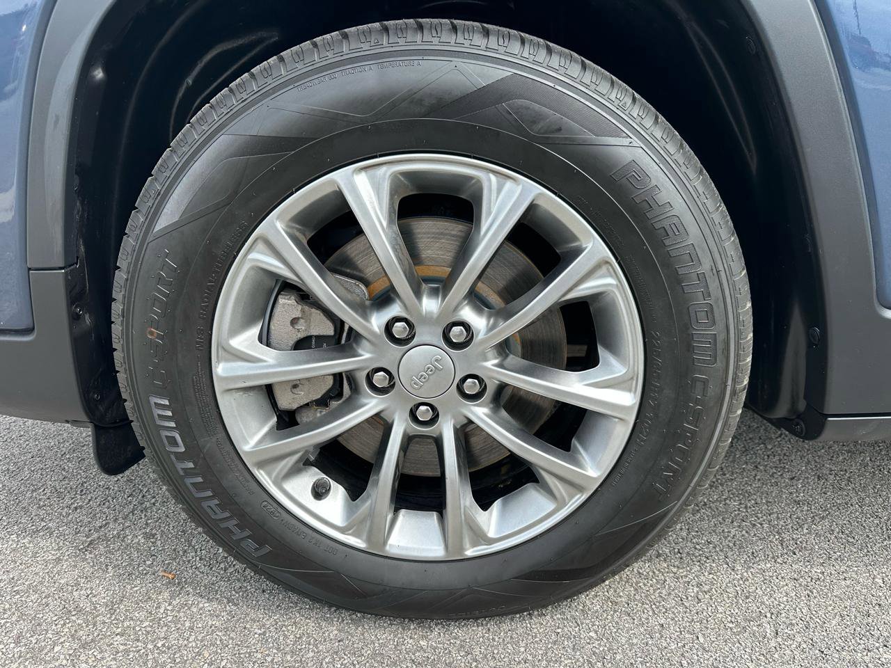 Used 2021 Jeep Cherokee Latitude Plus image 15