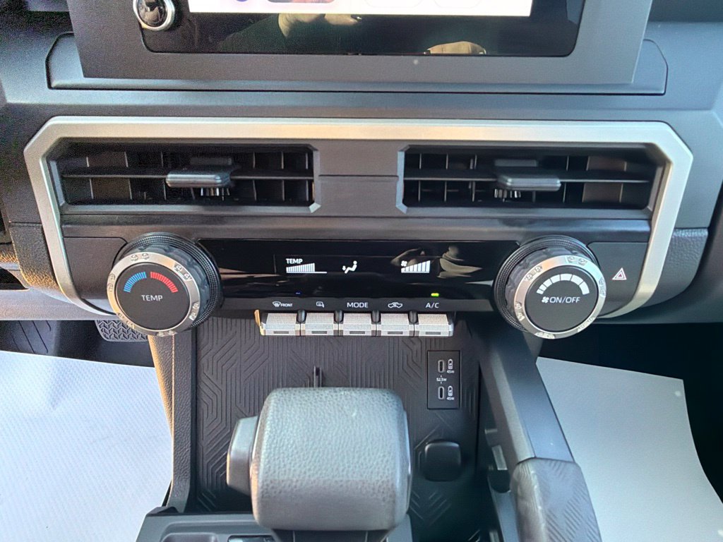 Used 2024 Toyota Tacoma SR AWD/4WD image 19