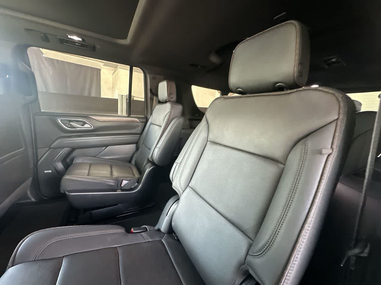 Used 2024 Chevrolet Suburban High Country AWD/4WD image 22