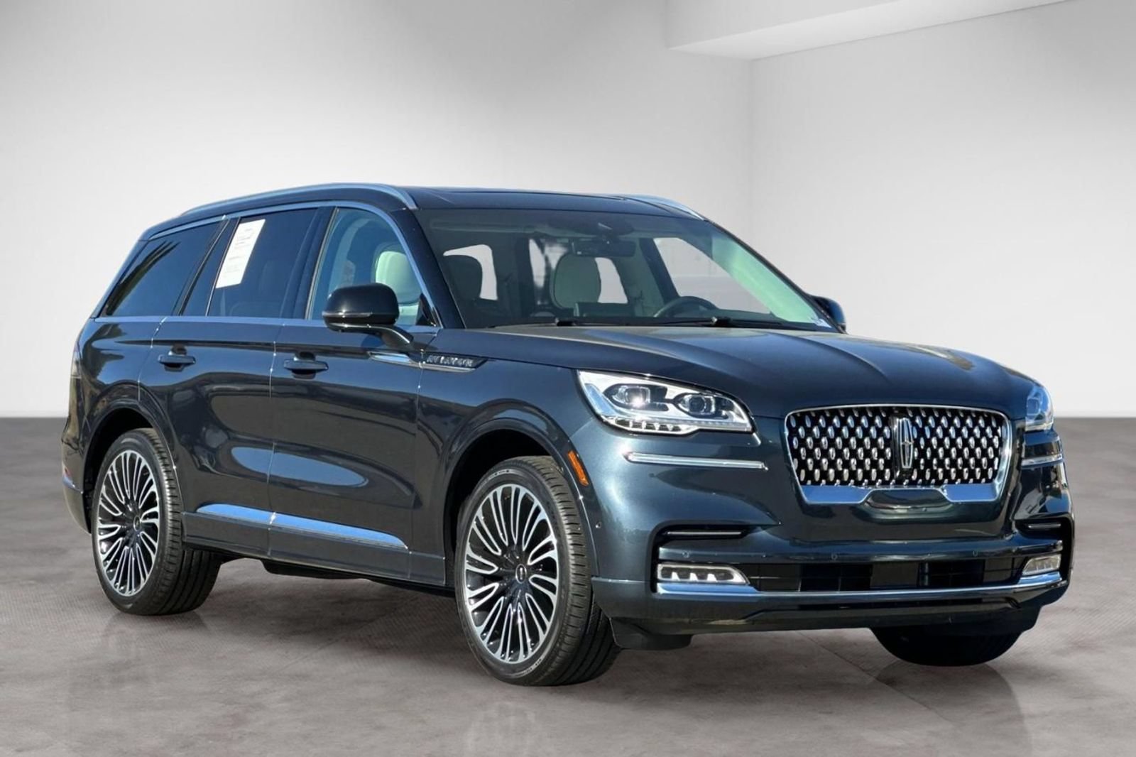 Used 2024 Lincoln Aviator Black Label AWD/4WD image 8