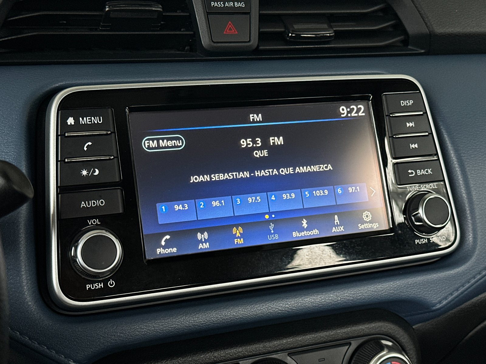 Used 2025 Nissan Versa SV FWD image 15