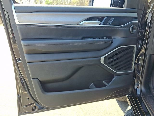 Used 2024 Jeep Wagoneer Series II AWD/4WD image 12