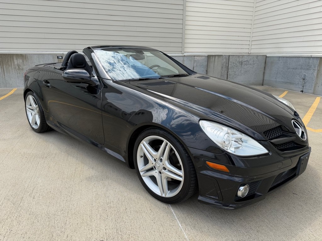 Used 2009 Mercedes-Benz SLK 300 image 1