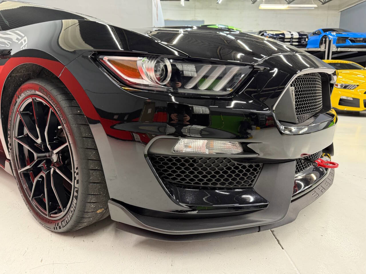 Used 2019 Ford Mustang Shelby GT350 w/ Technology Package image 7