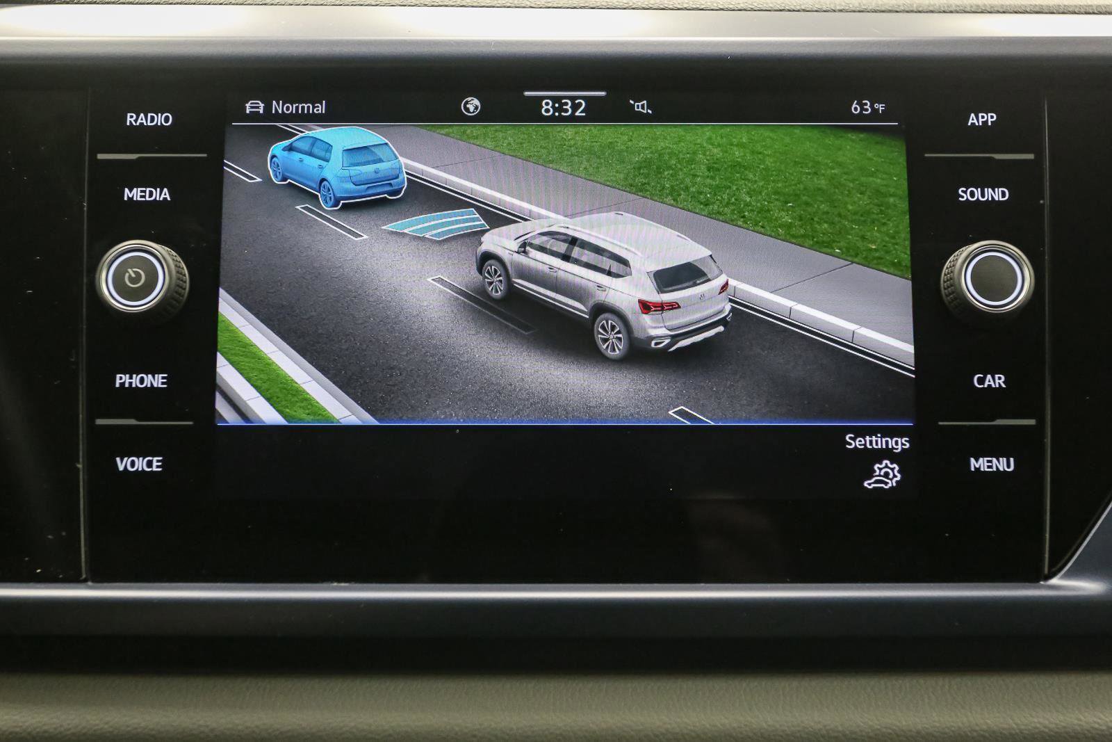 Certified 2023 Volkswagen Taos SE w/ Panoramic Sunroof Package AWD/4WD image 31