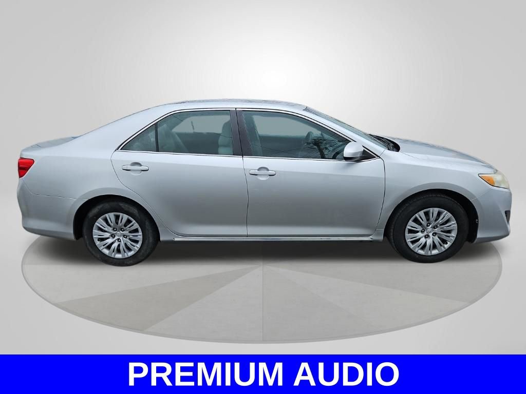 Used 2012 Toyota Camry LE FWD image 4
