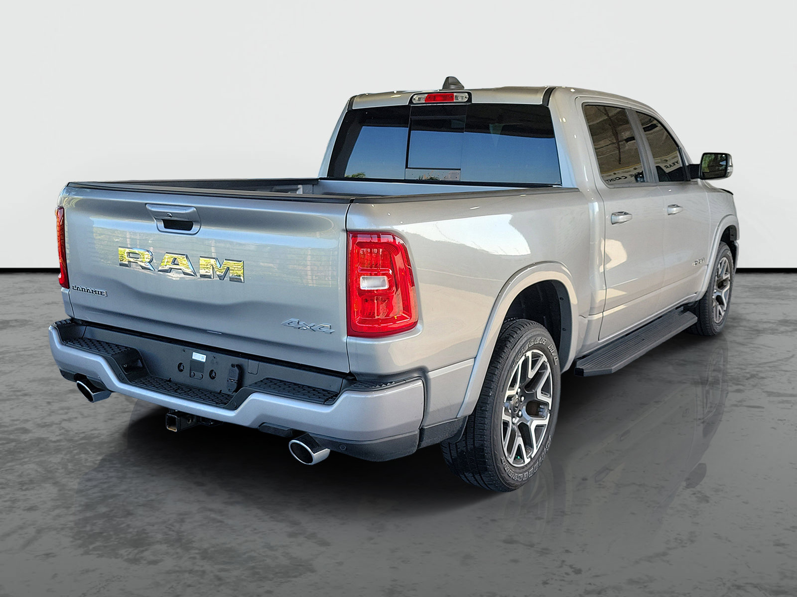 Used 2025 RAM 1500 Laramie w/ Sport Appearance Package AWD/4WD image 2