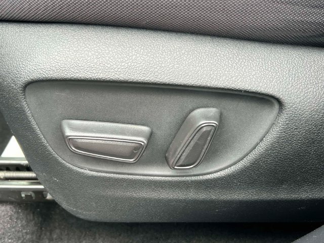 Used 2023 Toyota Highlander L FWD image 19