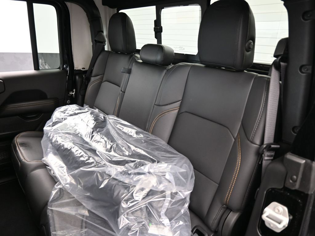 Used 2024 Jeep Gladiator Sport w/ Premium Package image 34