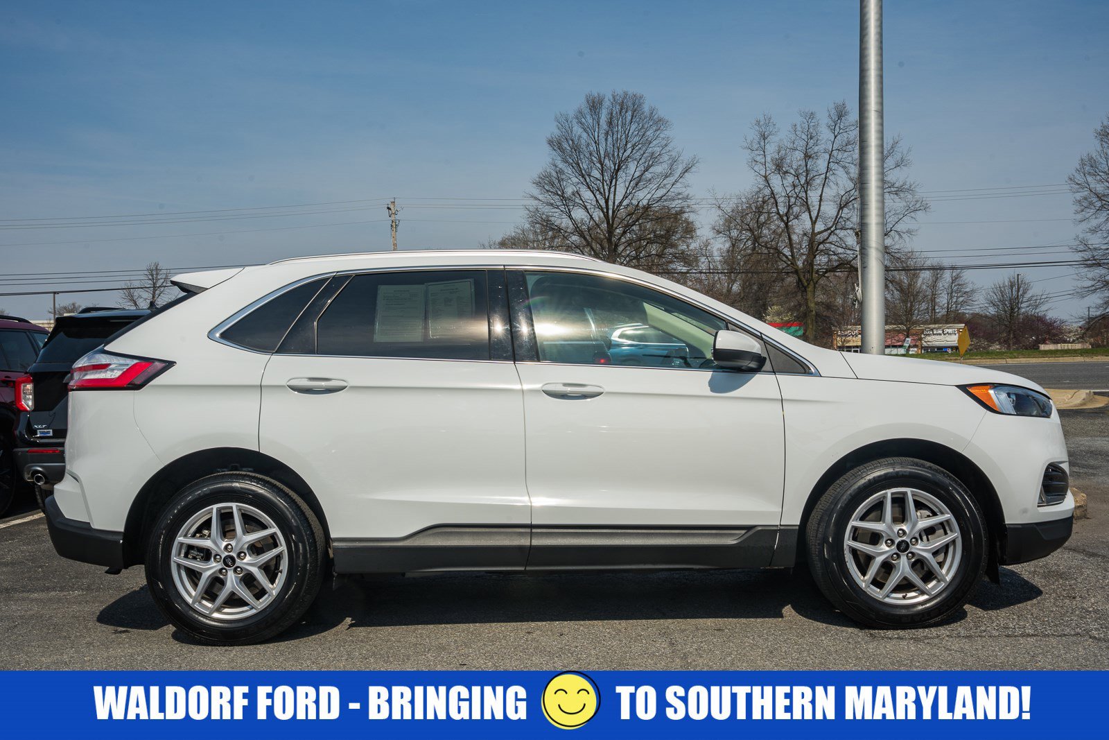 Used 2024 Ford Edge SEL w/ Convenience Package image 3